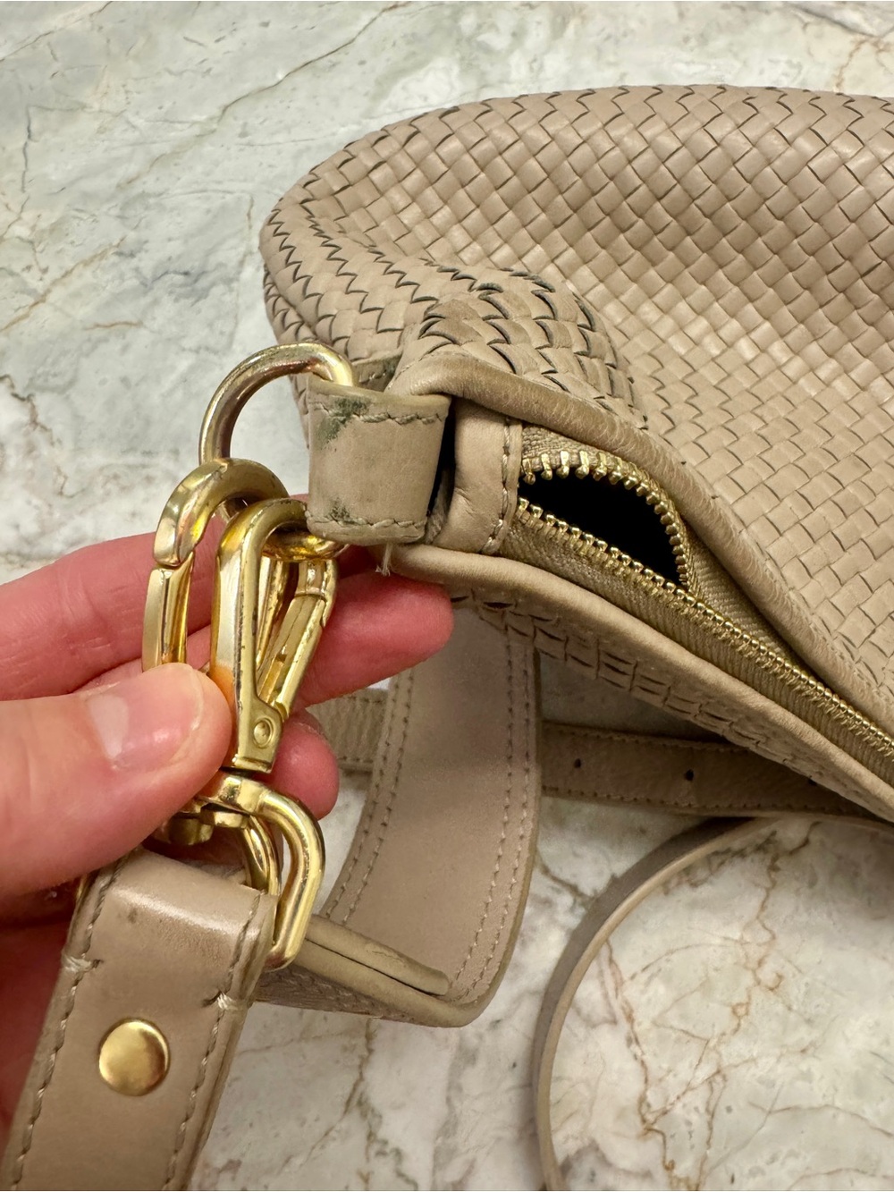 Quince Italian Leather Convertible Crescent Shoulder Bag Size Large in Taupe - Picture 8 of 12